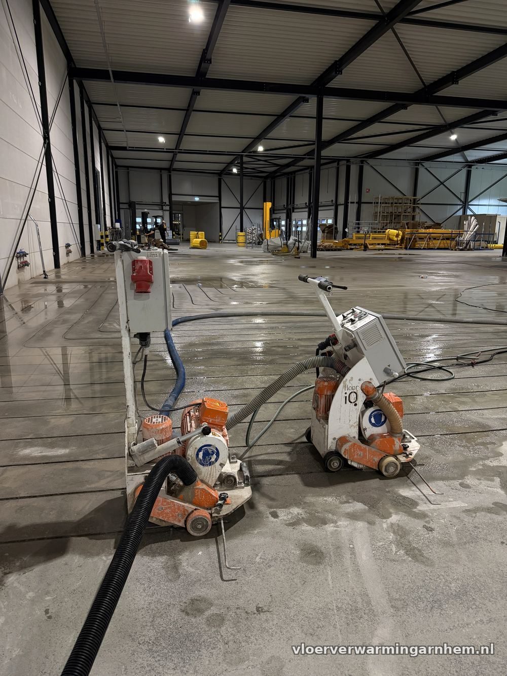 Frezen in een bedrijfshal — Apeldoorn